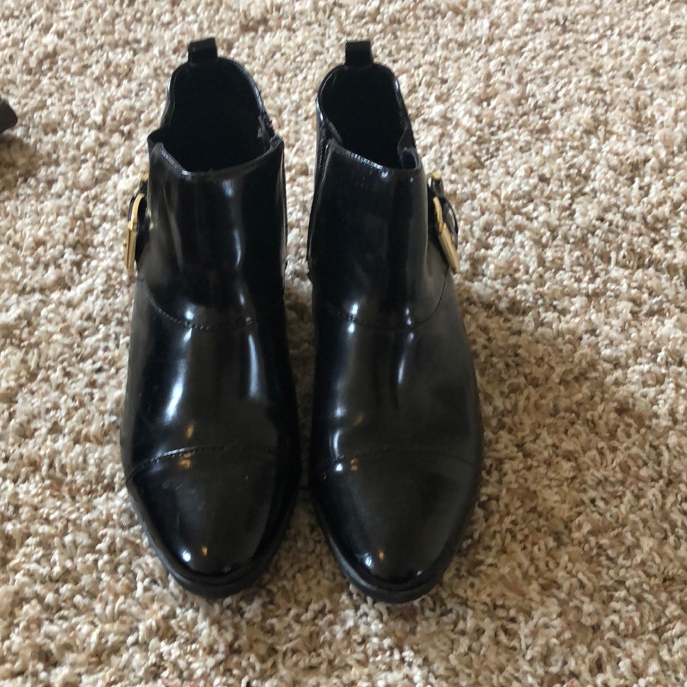 Short boots